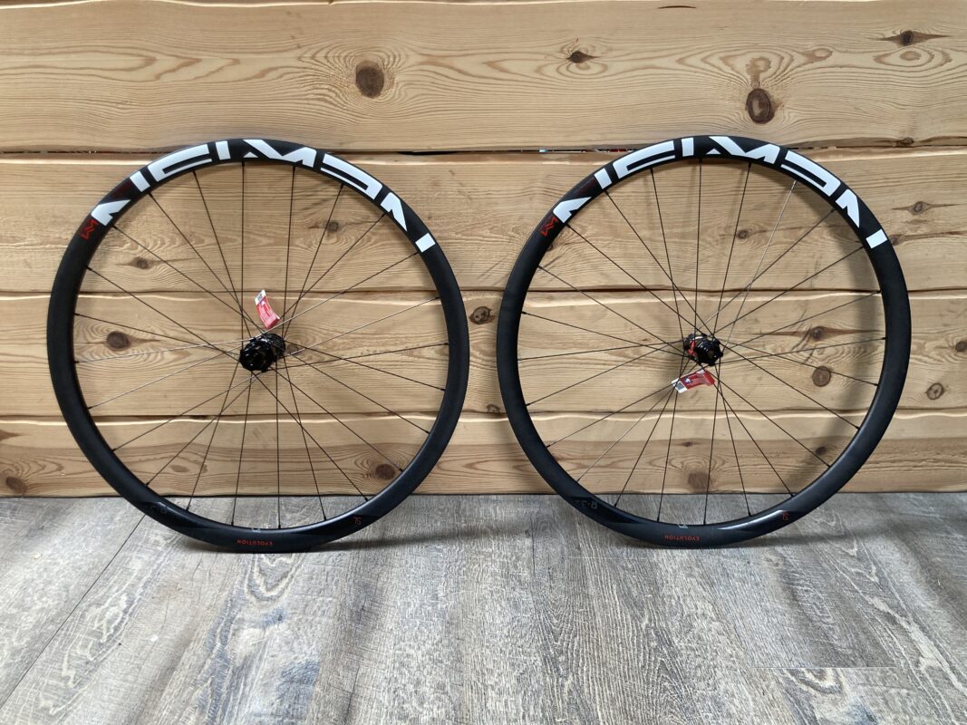 ROUES NEWMEN EVOLUTION SL Monvelo